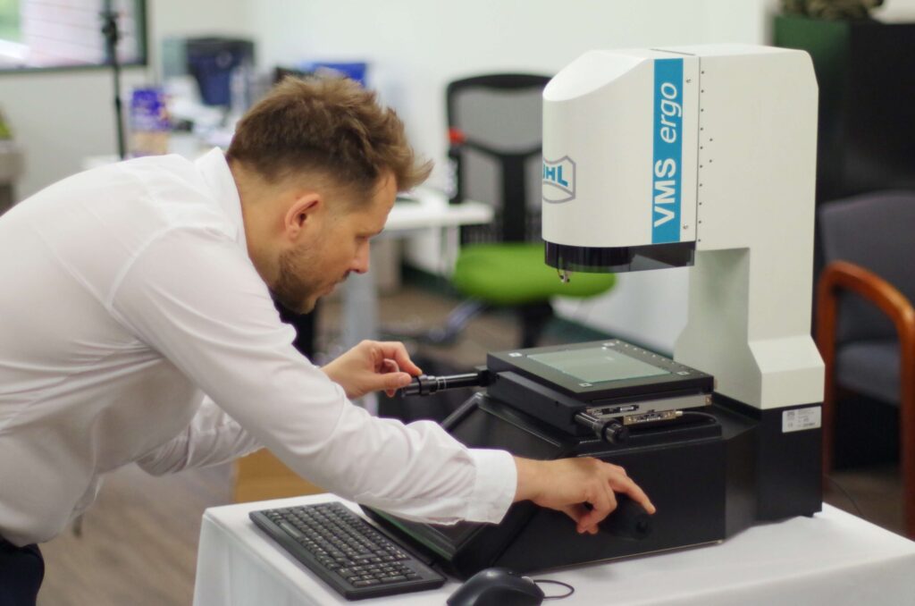 Testing Measuring Microscope