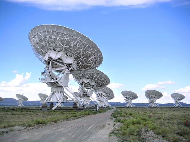 large array radio interferometry
